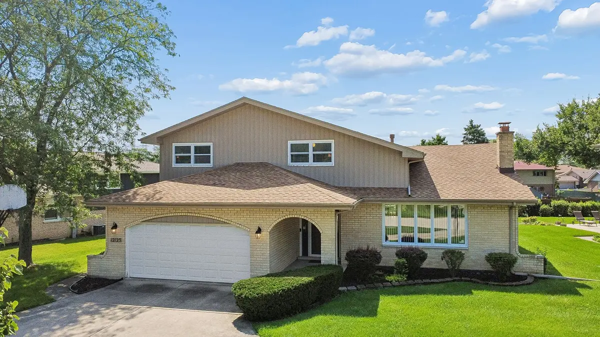 12123 Lake View Drive