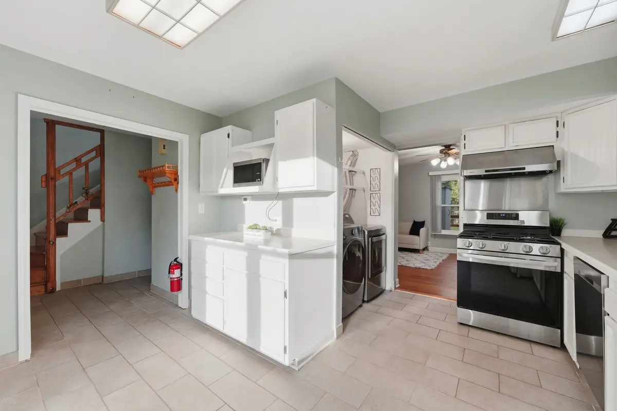 29W434 Hawthorne Lane