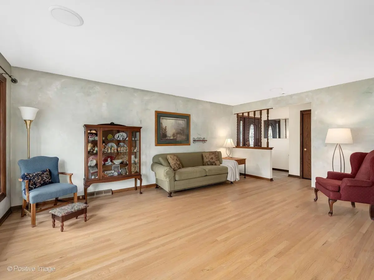 570 W Crockett Avenue