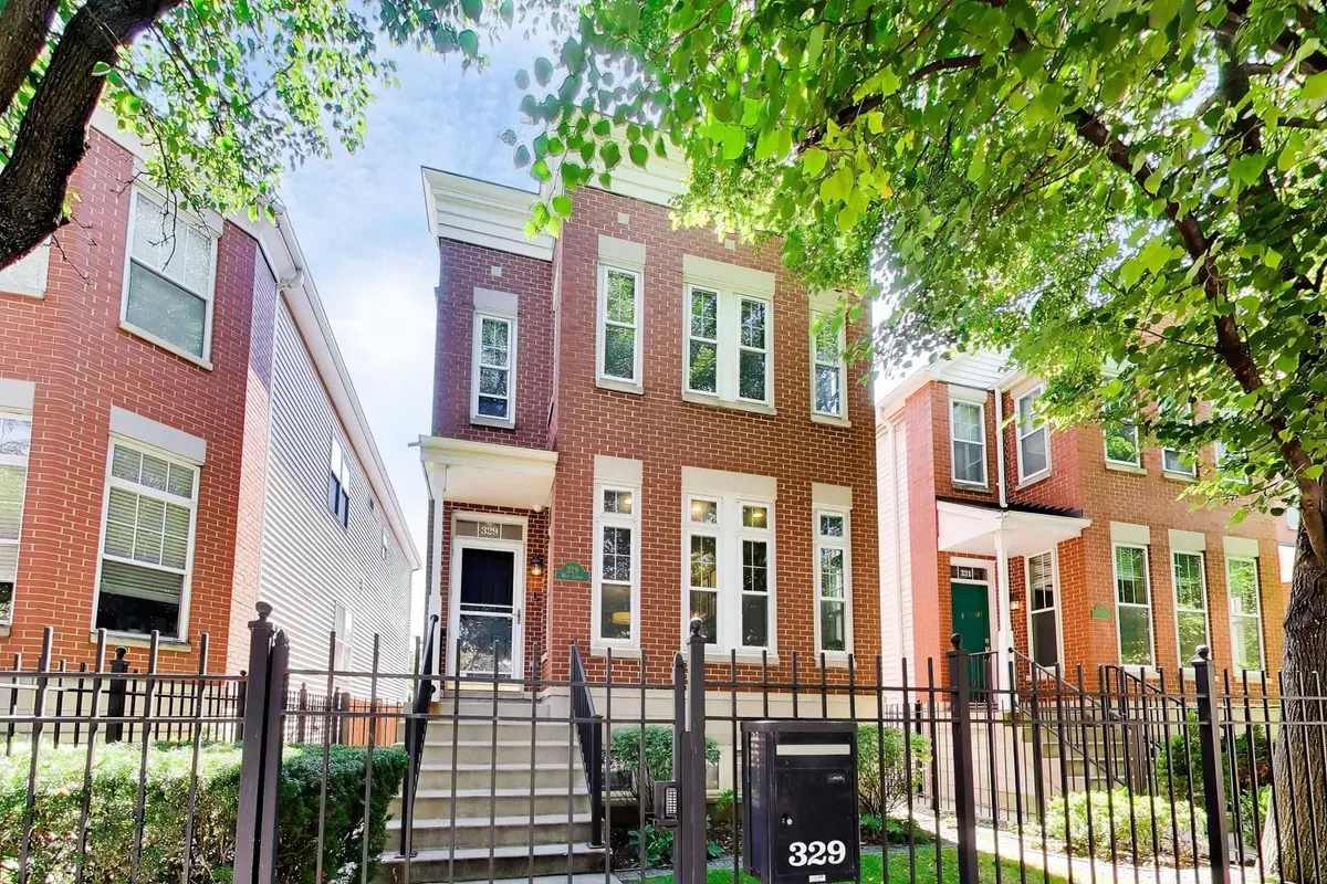329 W Goethe Street
