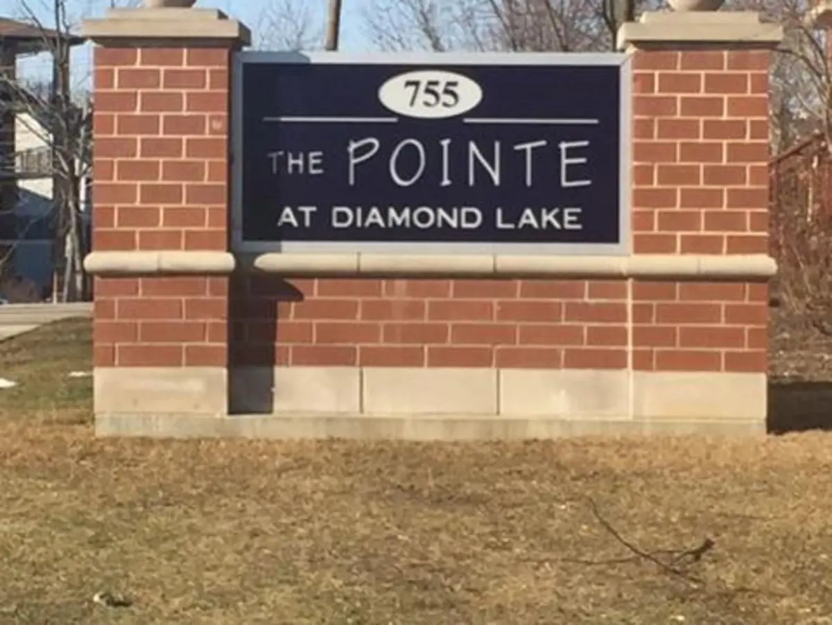 755 DIAMOND LAKE Road