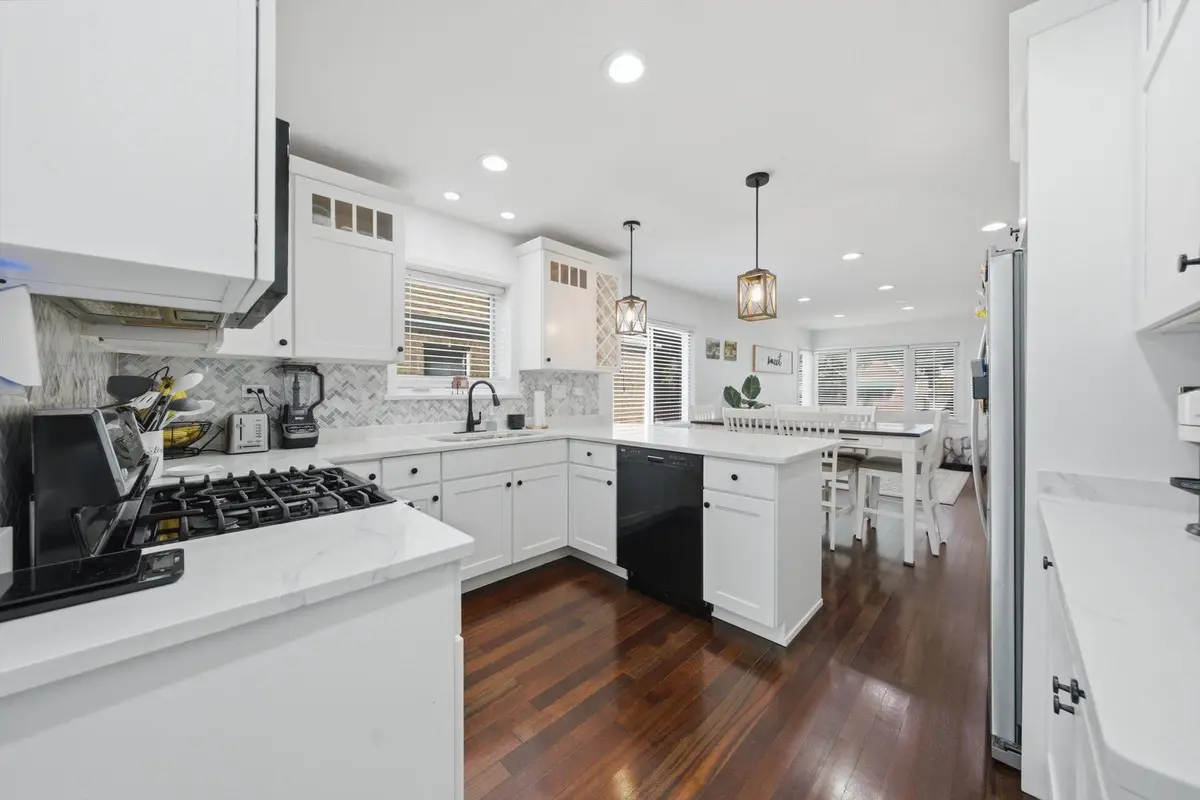 3432 Highland Avenue