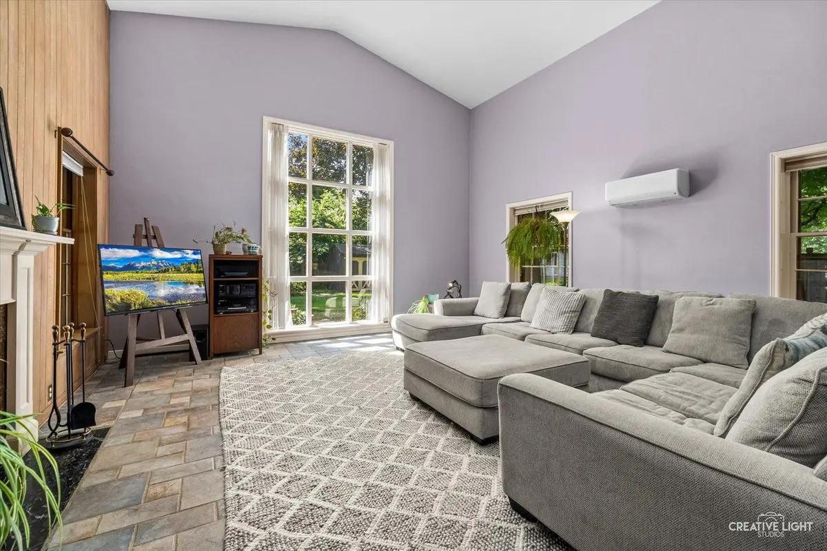 1434 W Downer Place