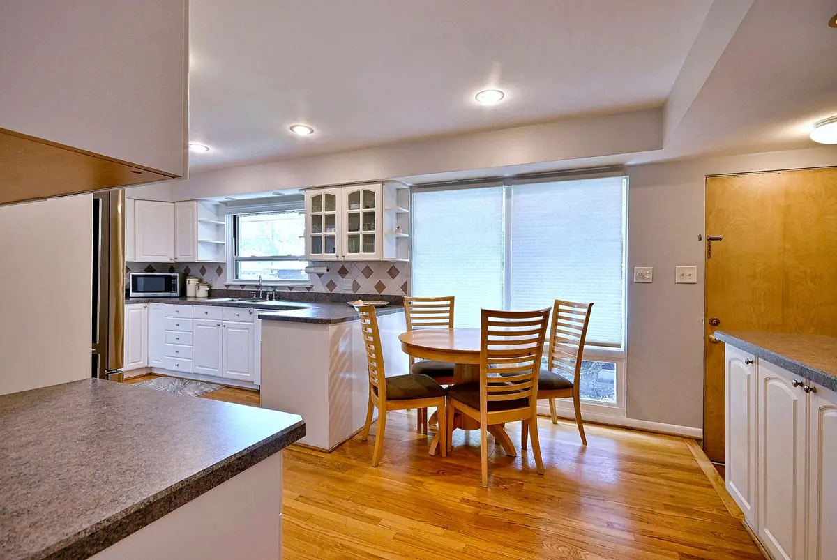 4915 Jerome Avenue
