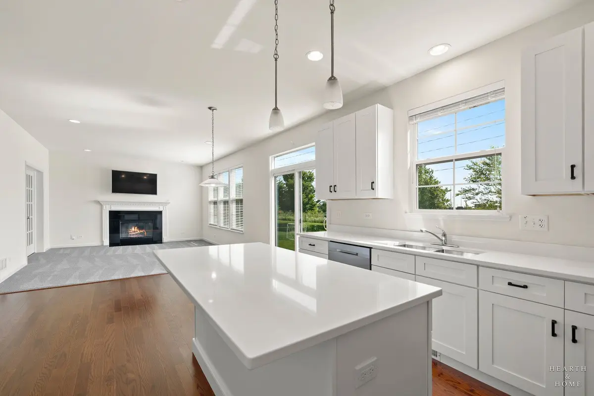 8962 Pearsall Drive