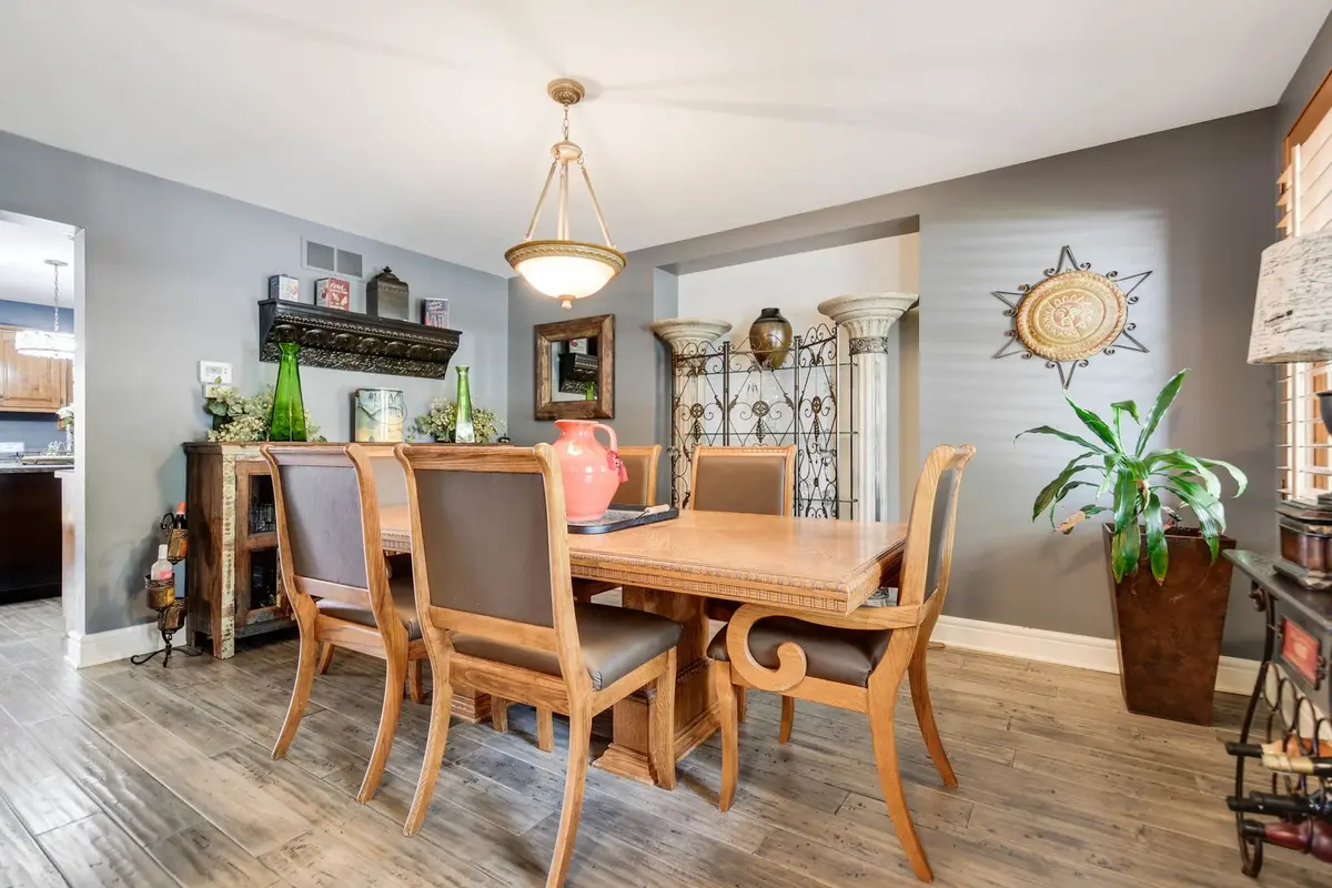 652 Wellington Parkway