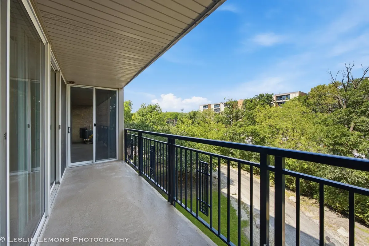 6000 Oakwood Drive