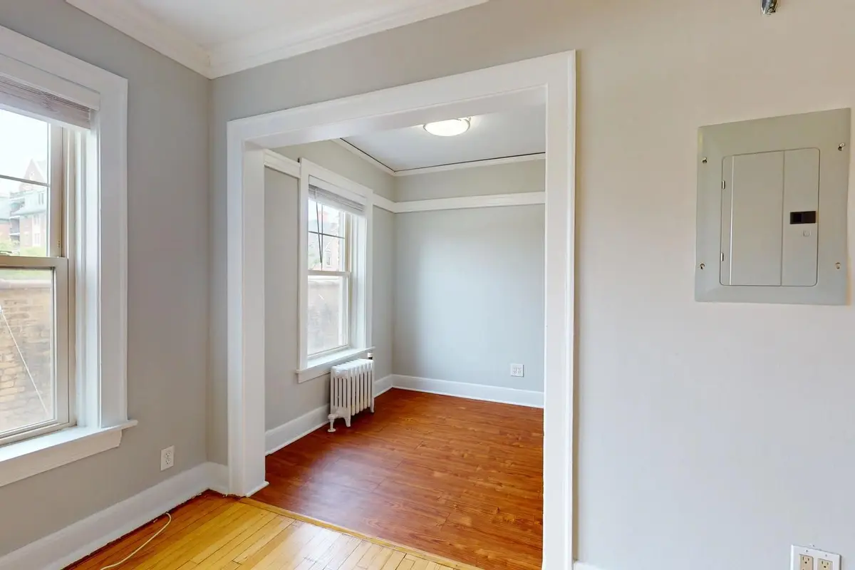7 W Campbell Street