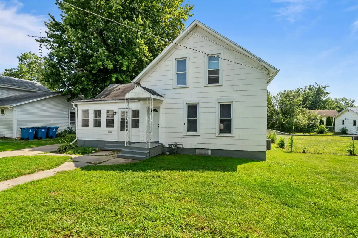 141 W Division Street