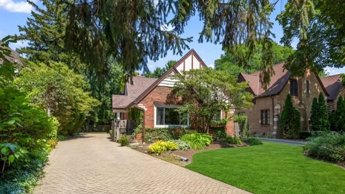 1216 E Mayfair Road