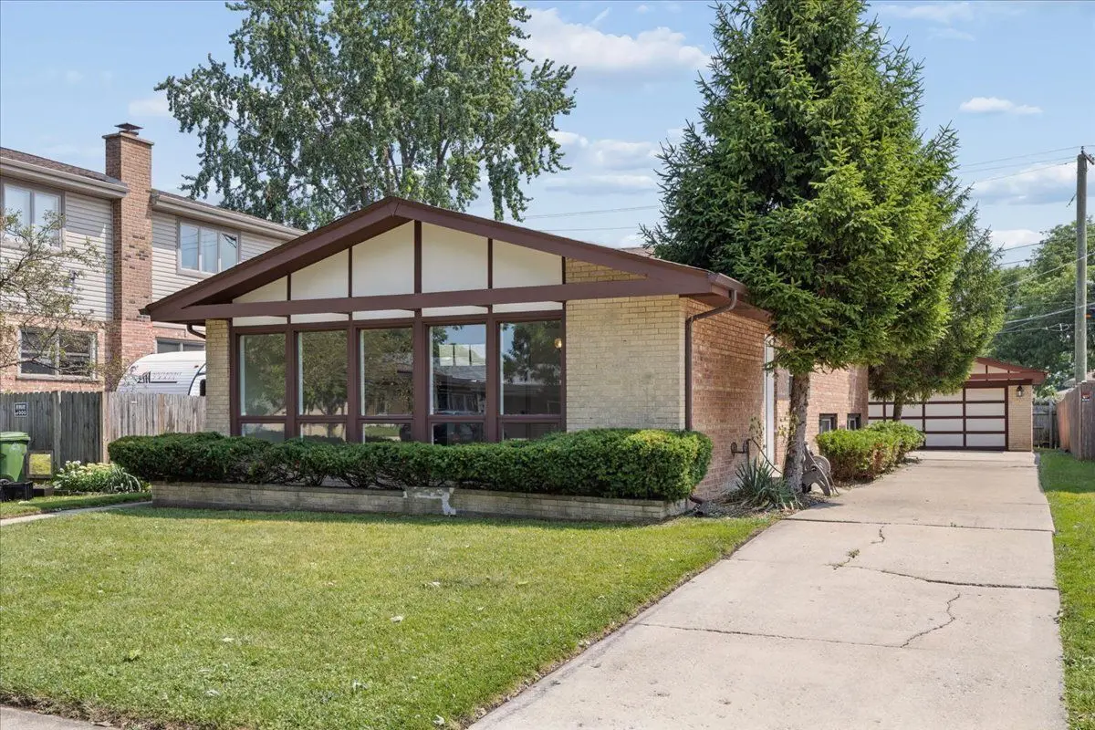5239 Oakdale Drive
