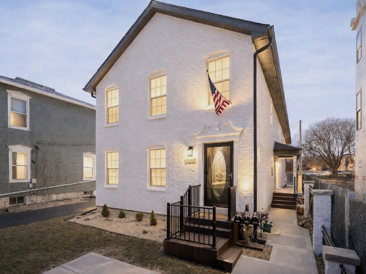 325-327 N Loomis Street