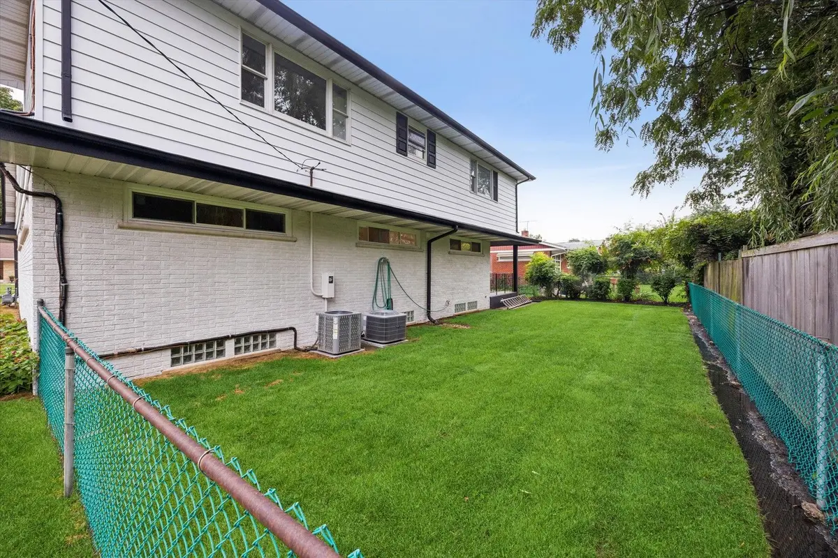 1425 Stonegate Road