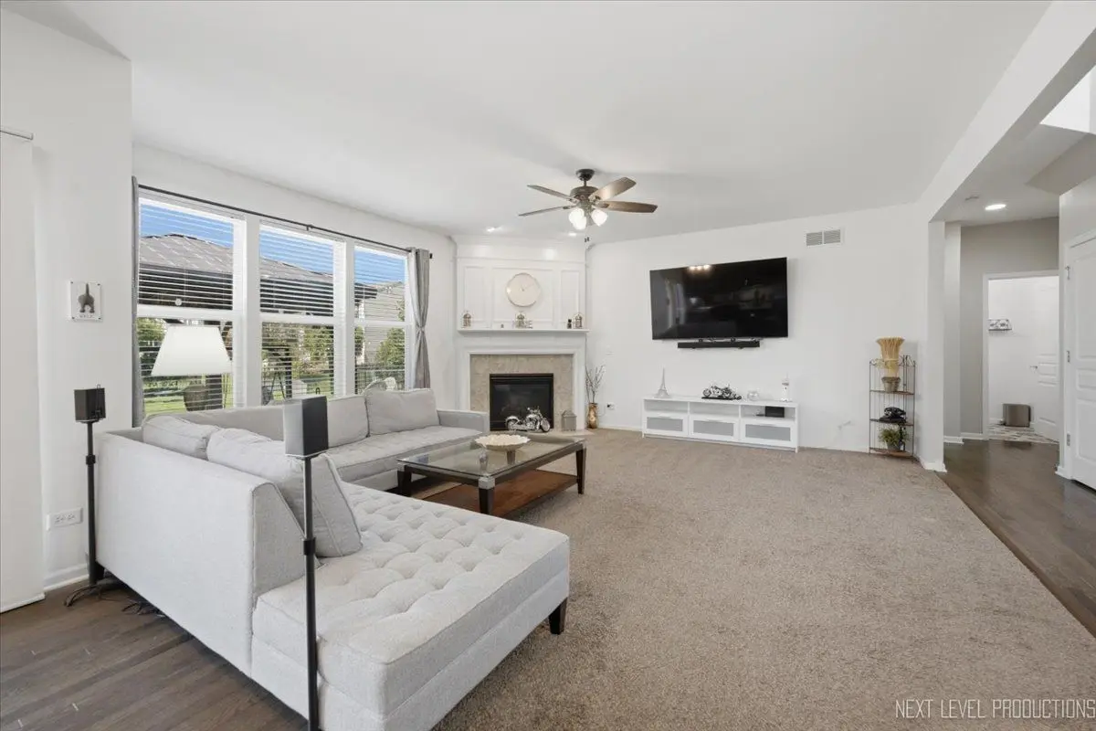 2427 Emerald Lane
