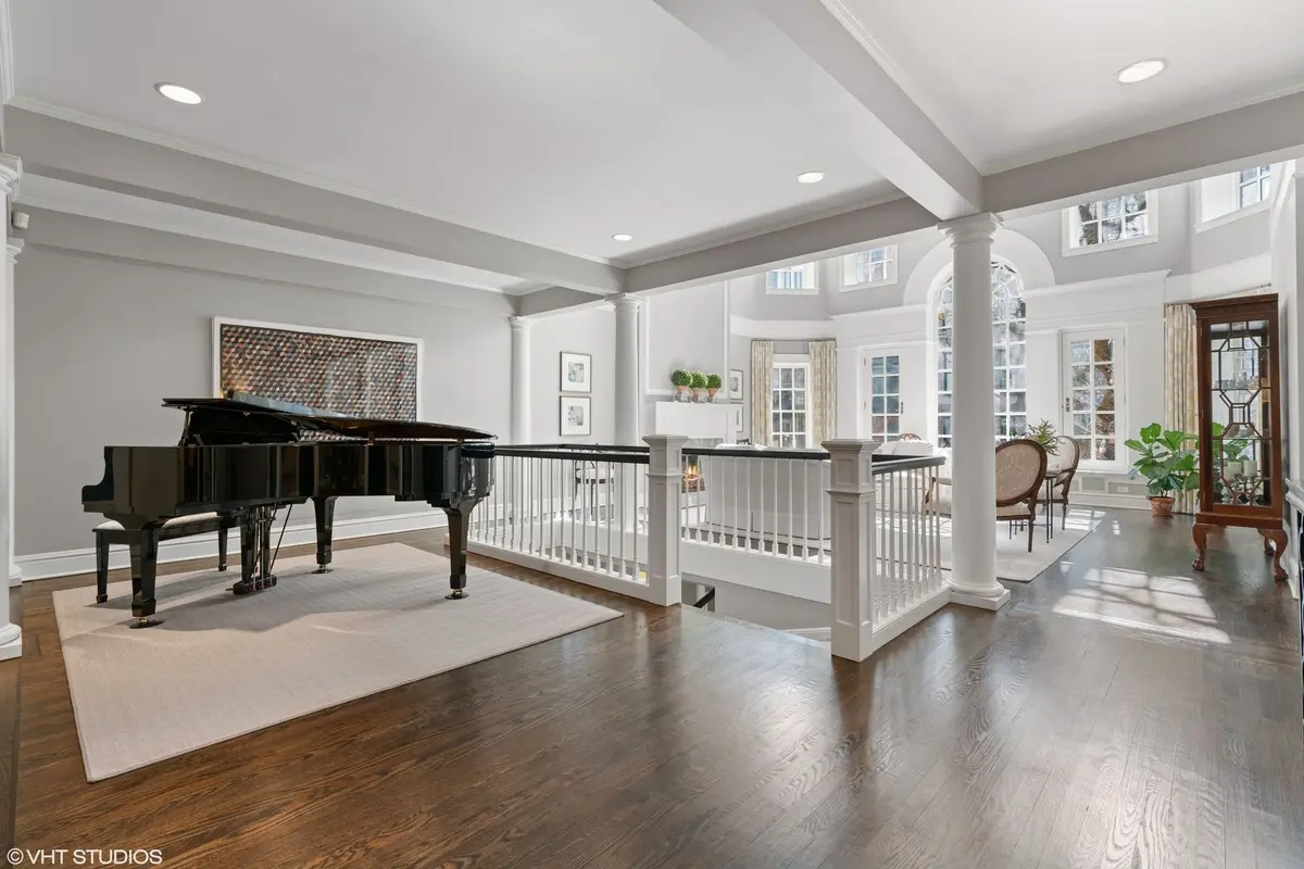 38 E Elm Street