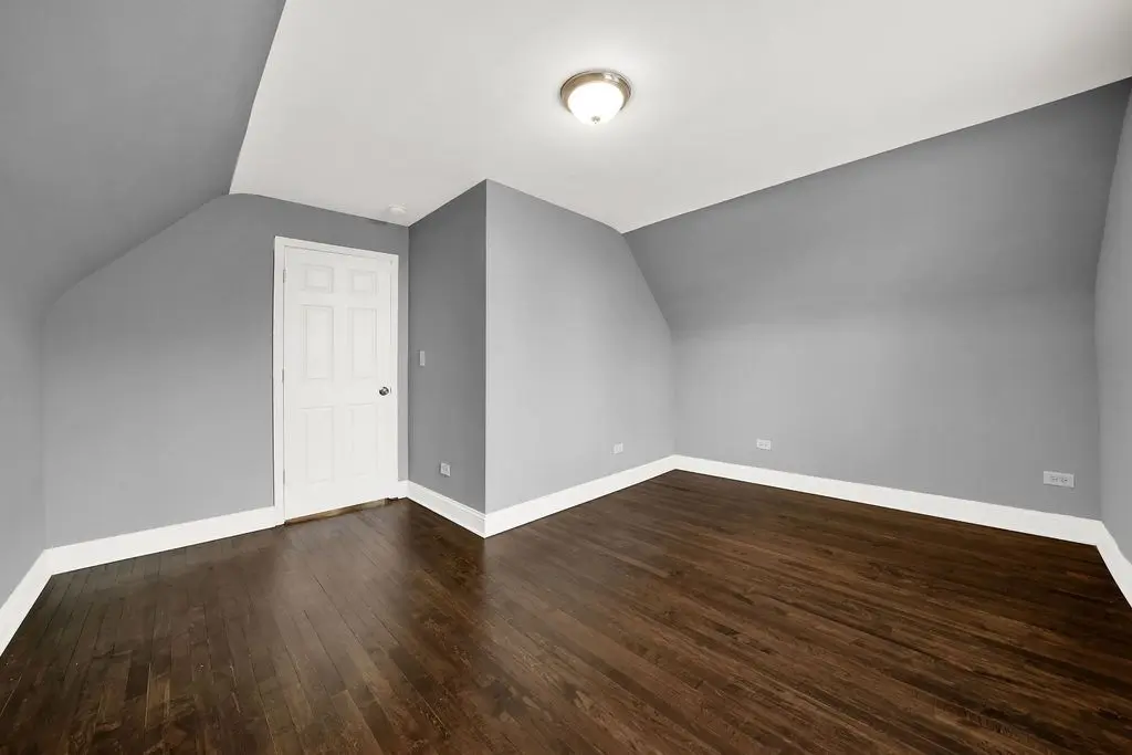 1231 S 51st Court