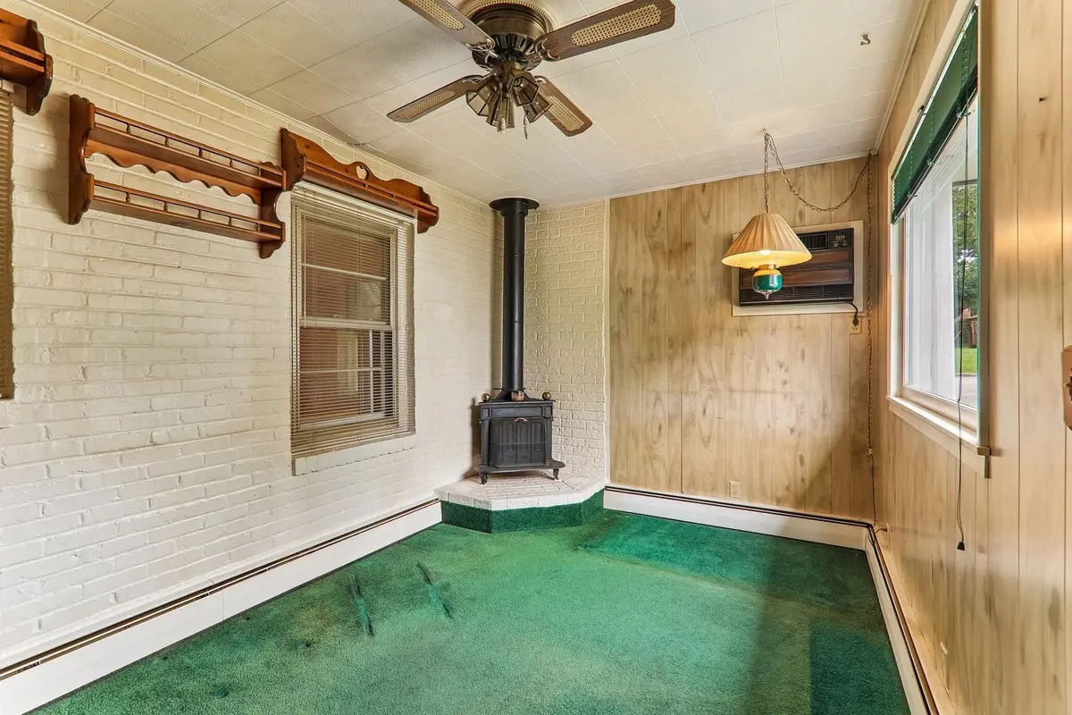 2218 Pearsall Parkway