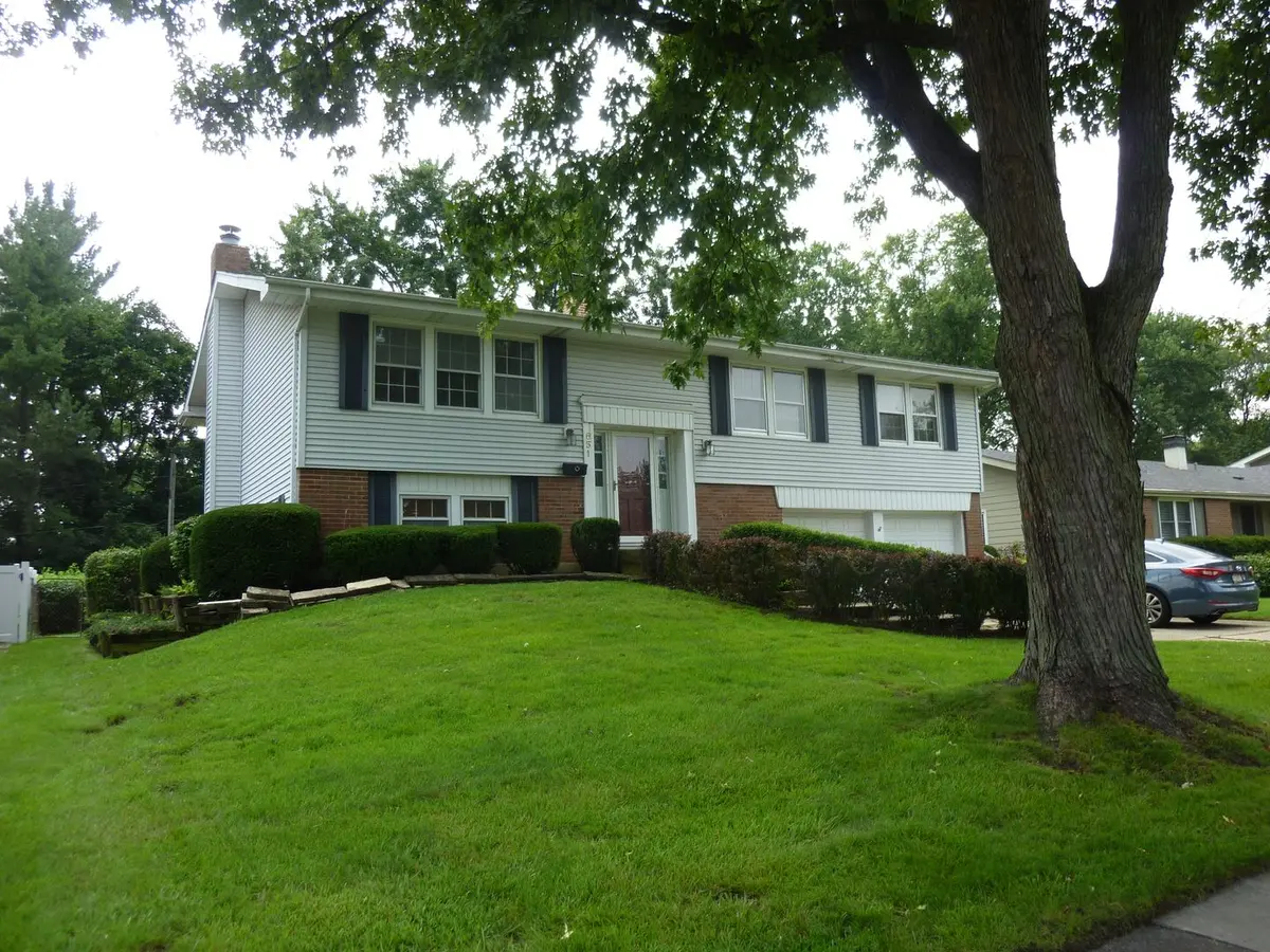 21W651 Glen Valley Drive