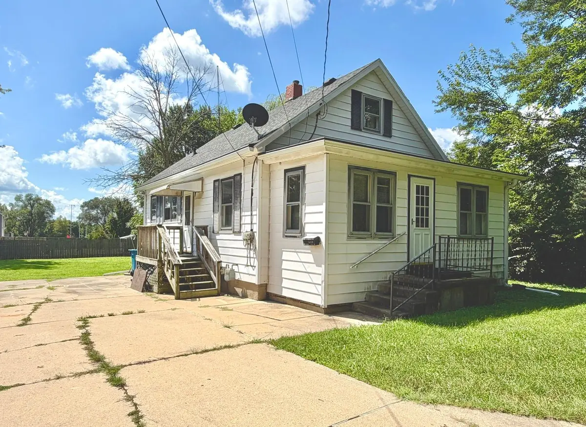 2710 3rd Street