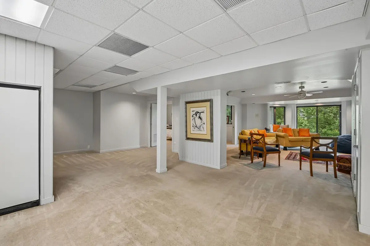8420 Evergreen Lane