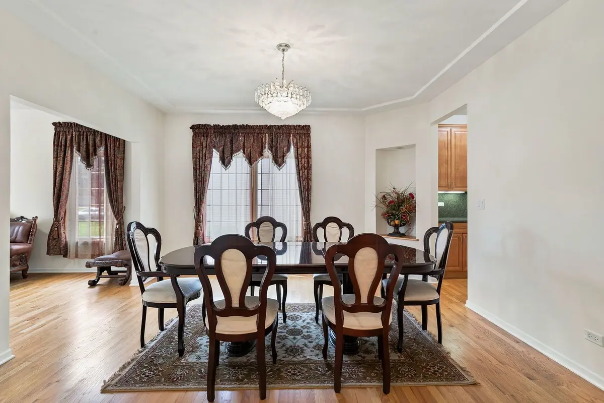 136 Oakwood Avenue