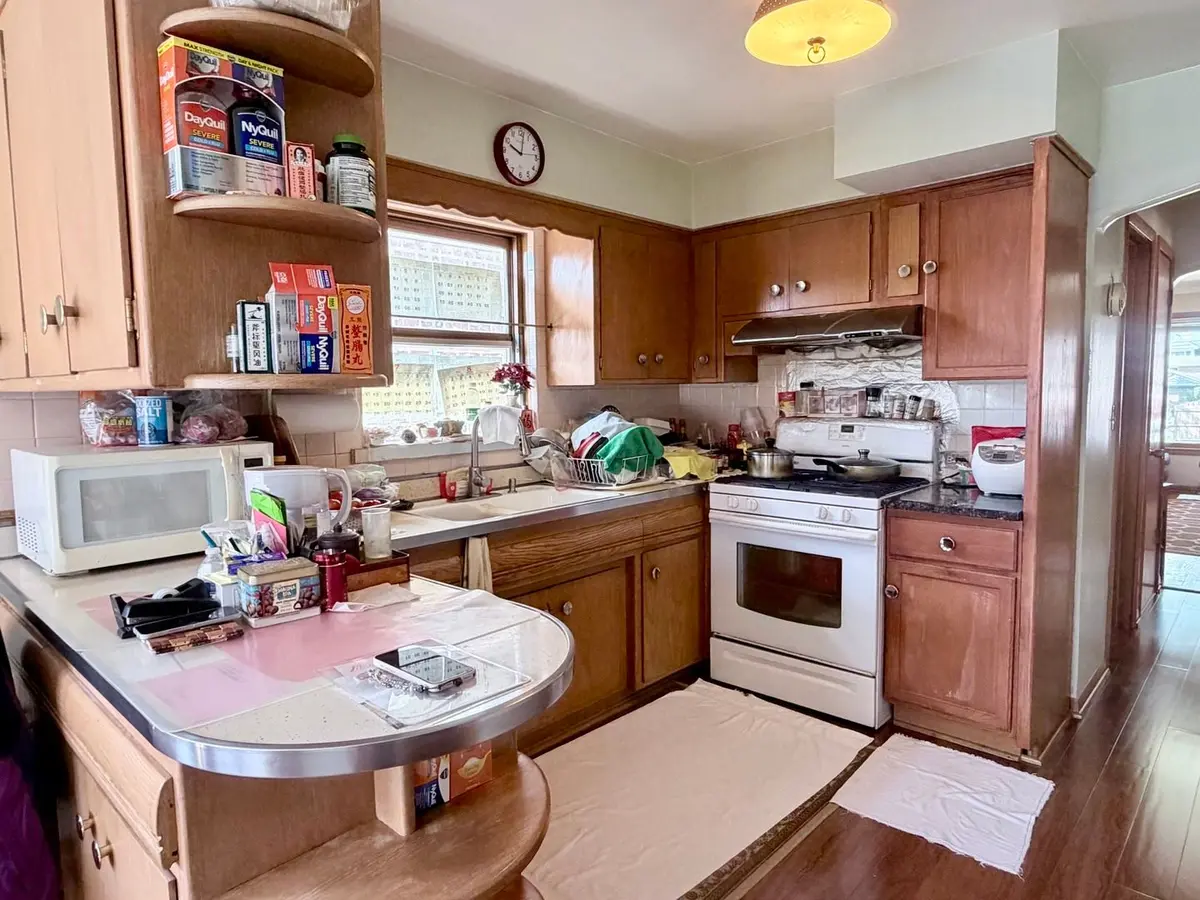 4625 S Komensky Avenue