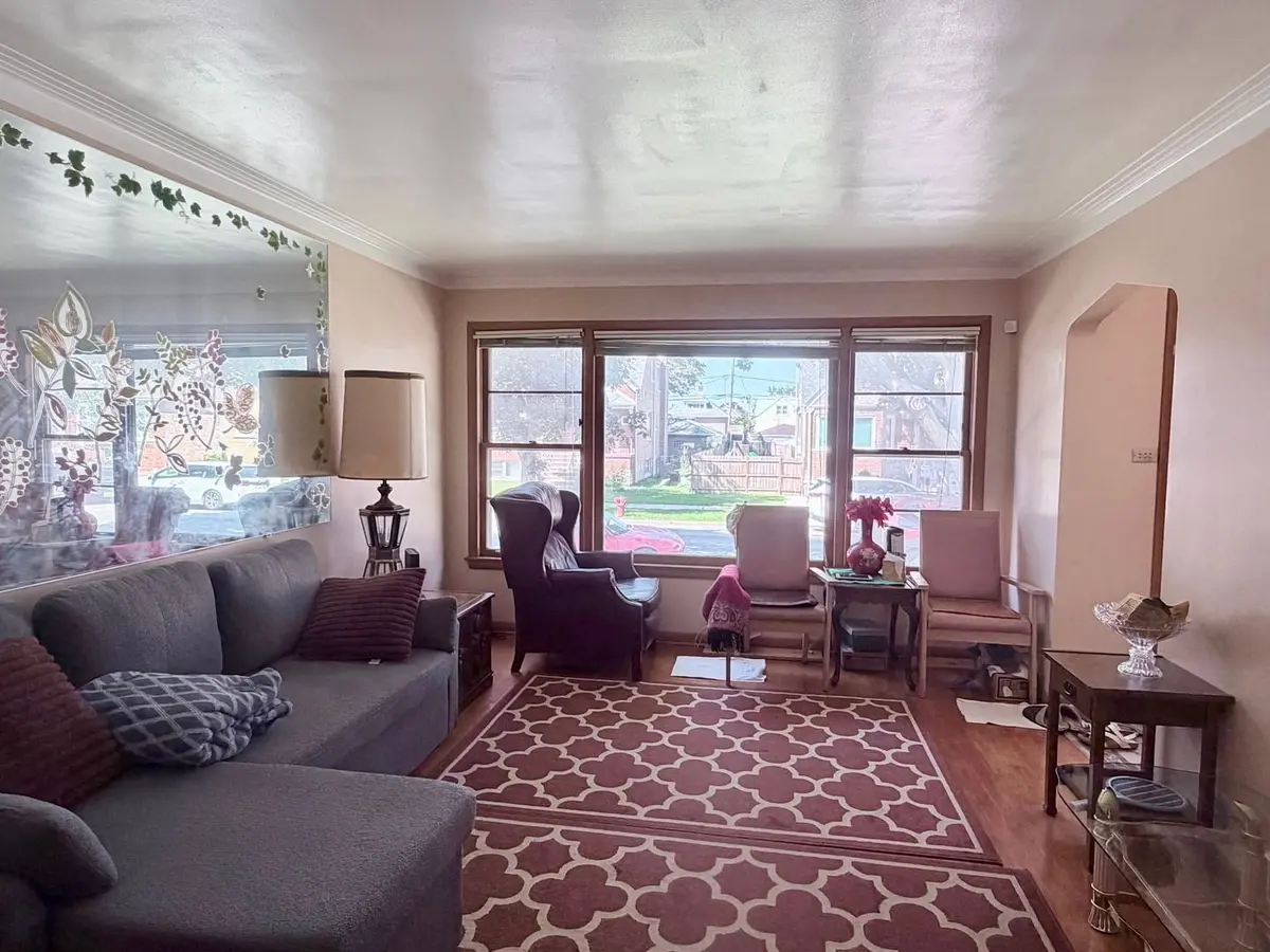 4625 S Komensky Avenue