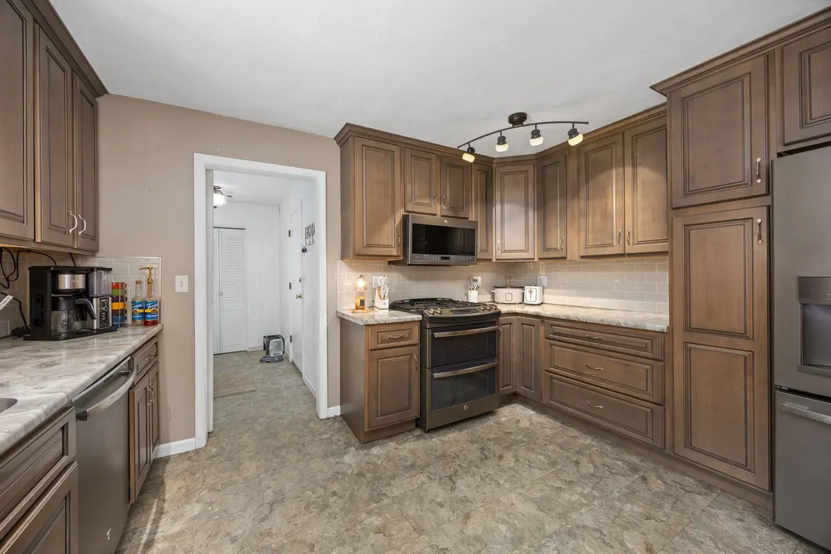 21 Crestwood Lane