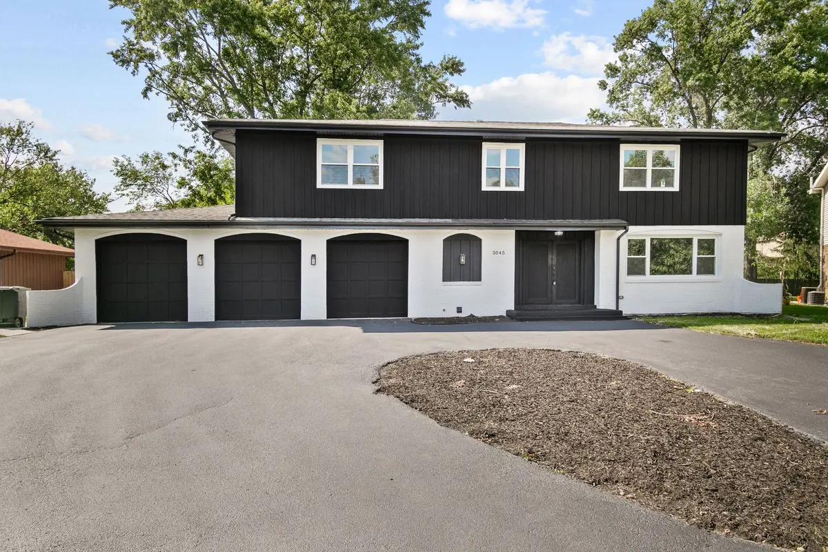 3045 Scott Crescent