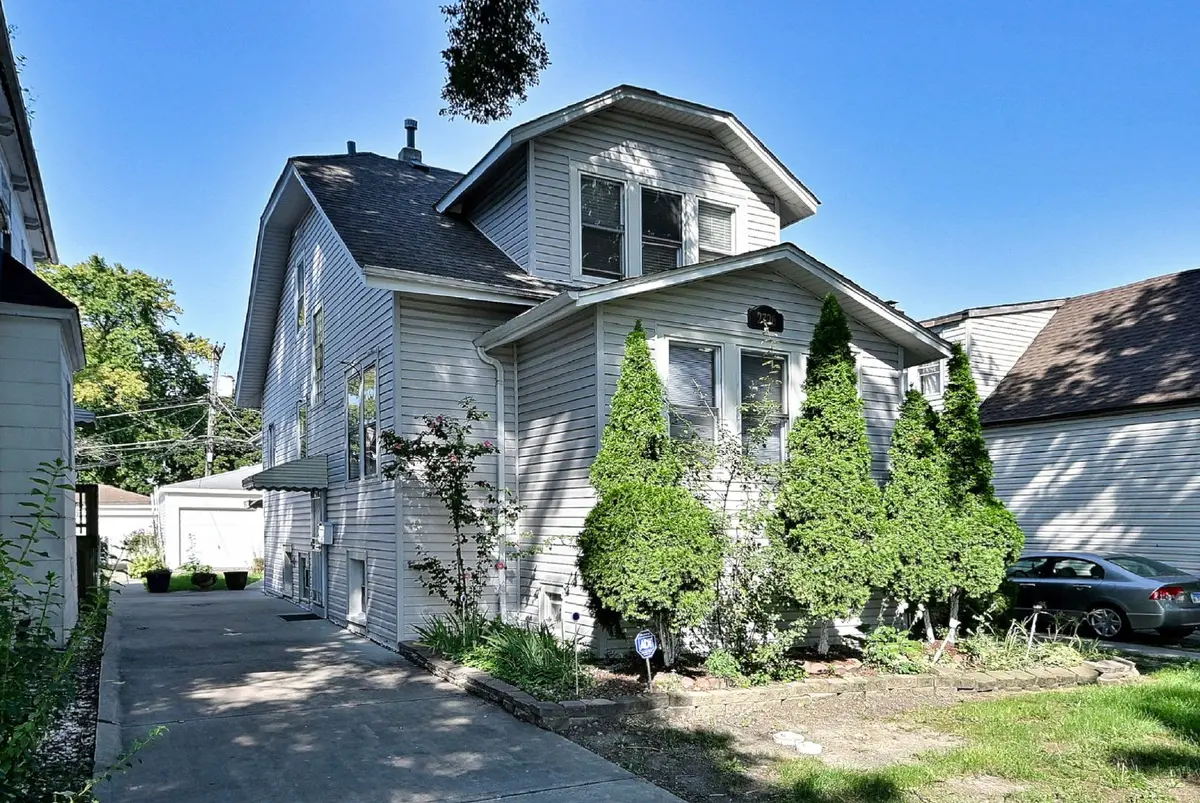 2726 S 60th Court
