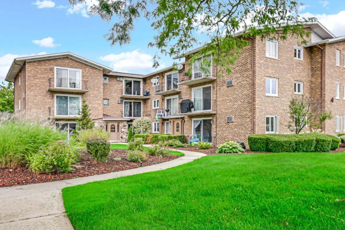 9040 W 140th Street