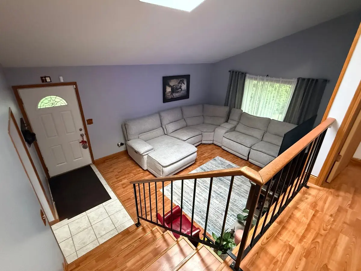 29W313 Ray Avenue