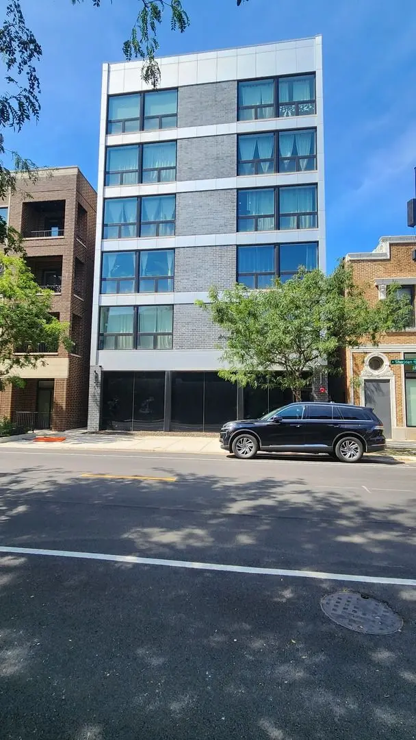 4720 N SHERIDAN Road