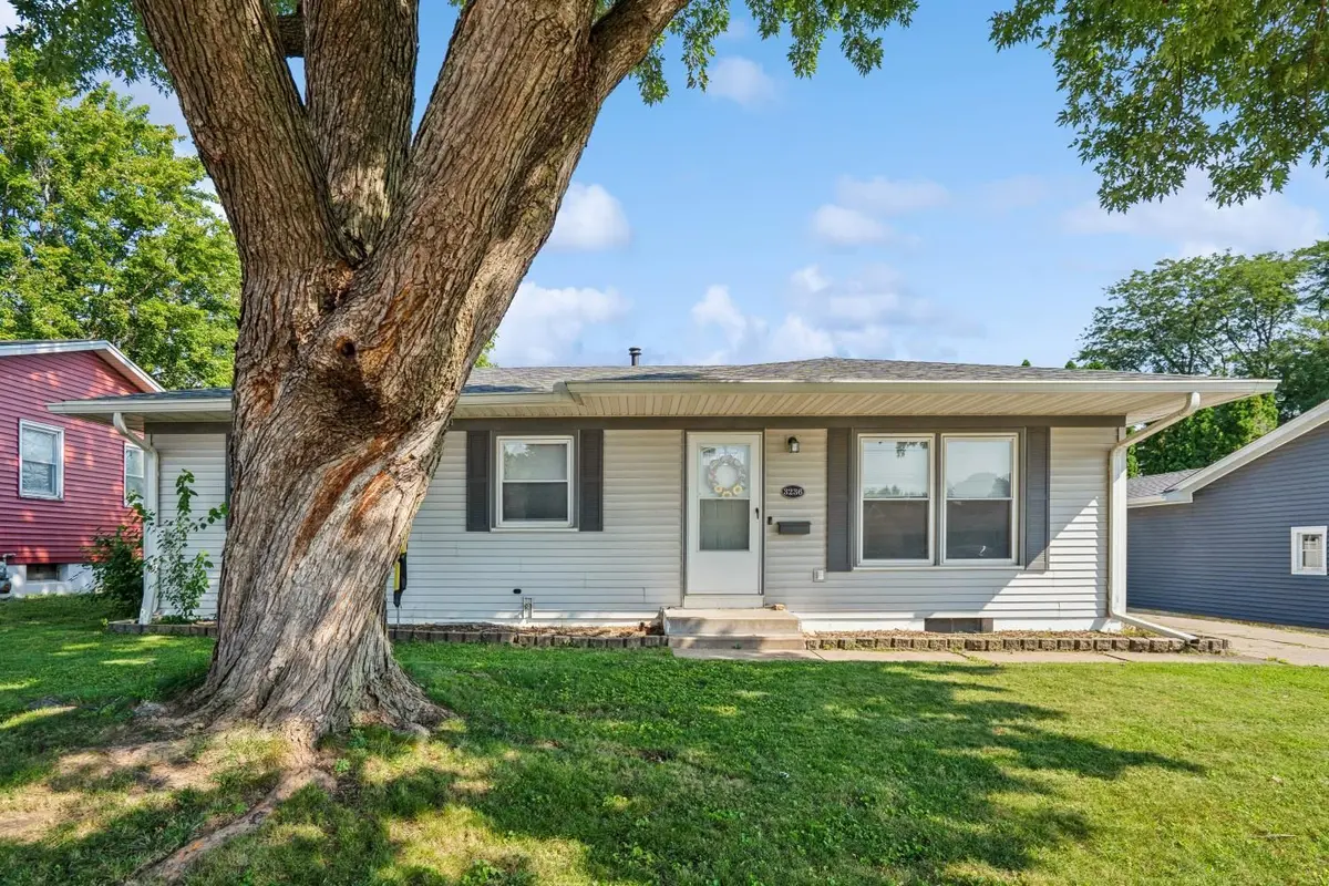 3236 W Dover Court