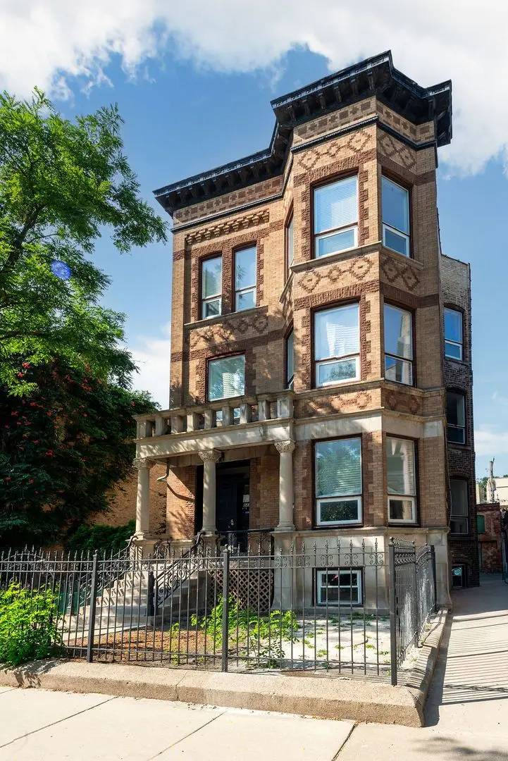 848 W George Street