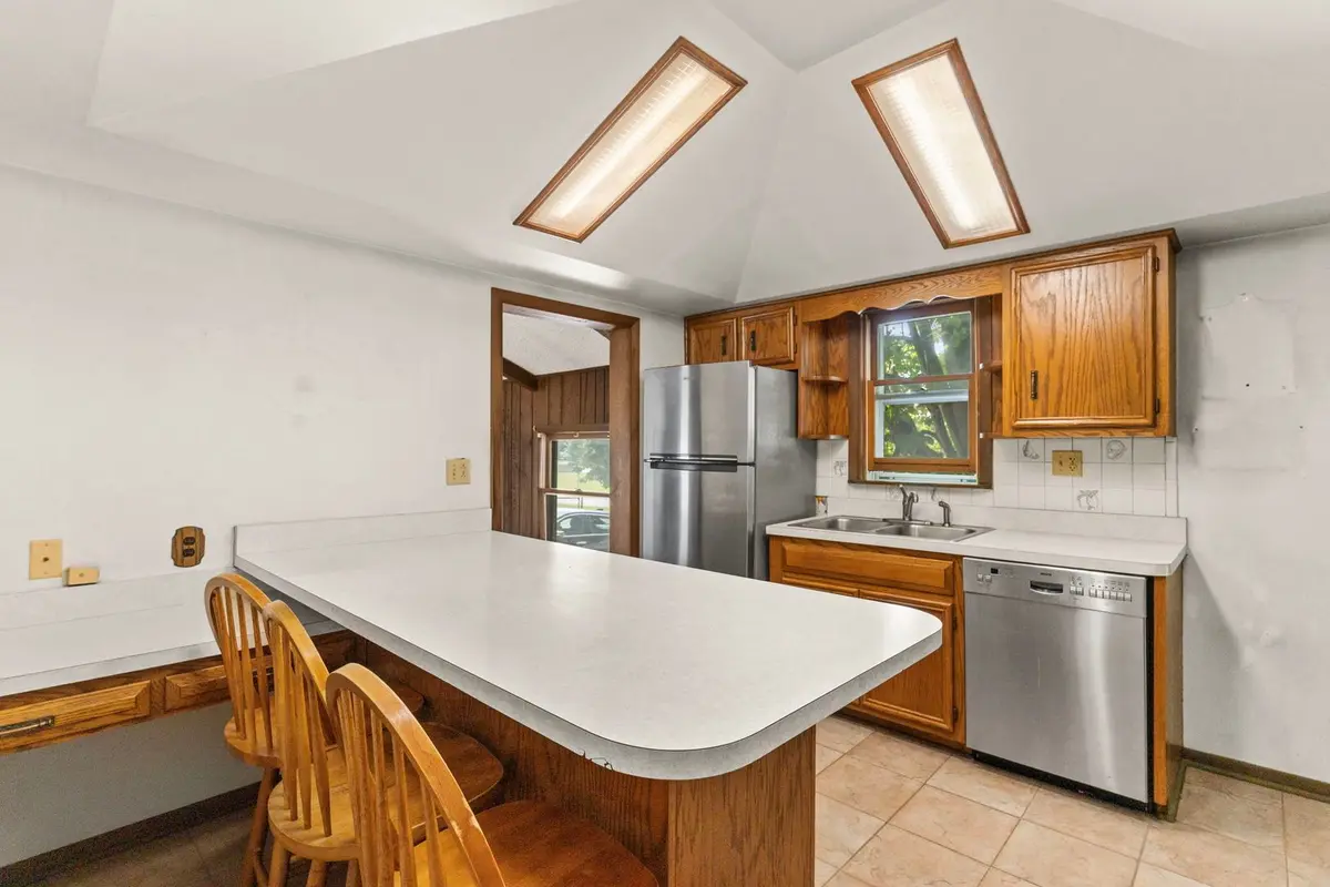 706 Old Indian Trail