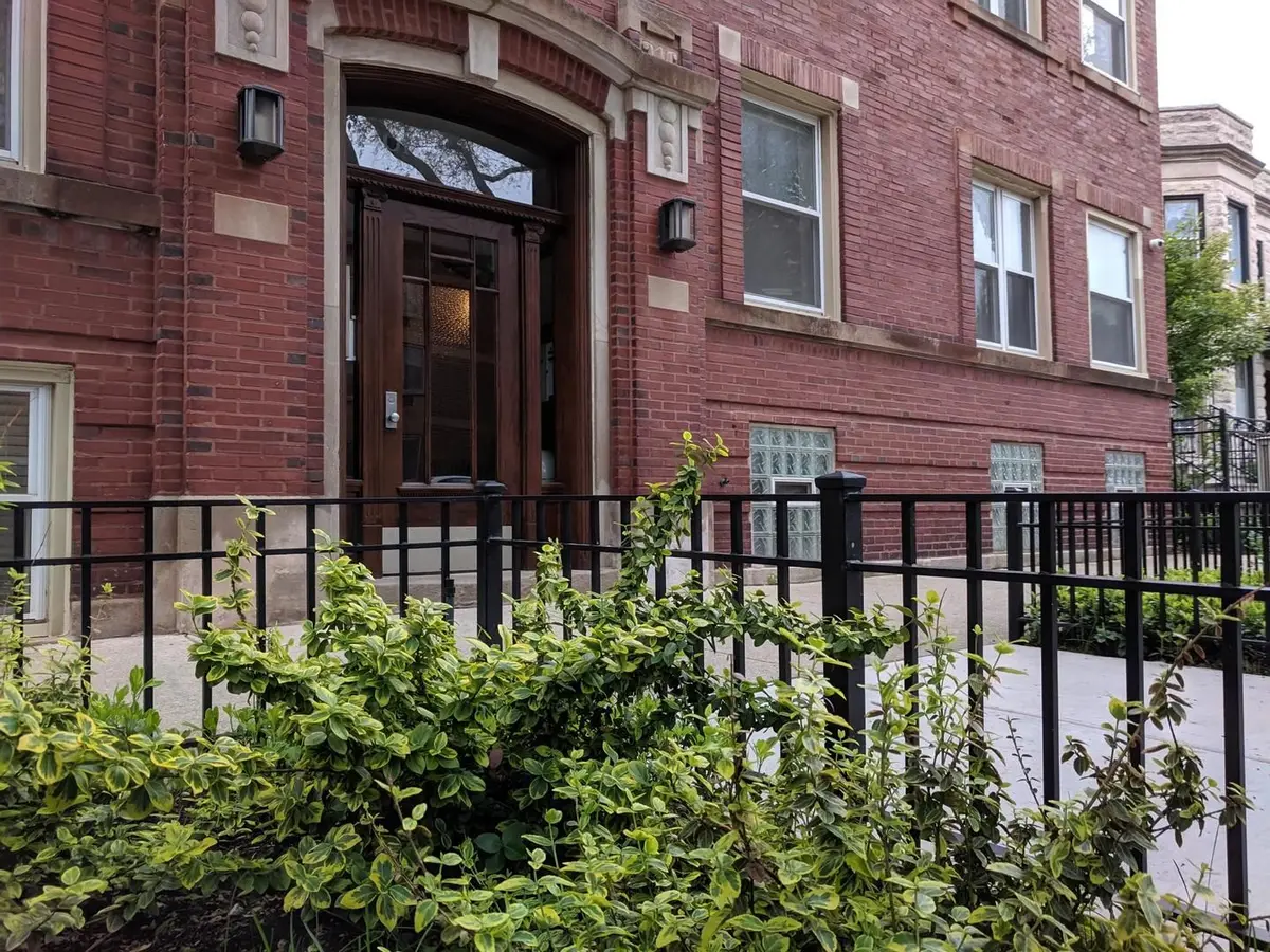 1401 W Winona Street