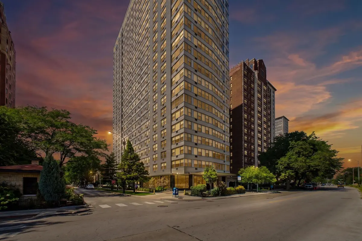 3900 N Lake Shore Drive