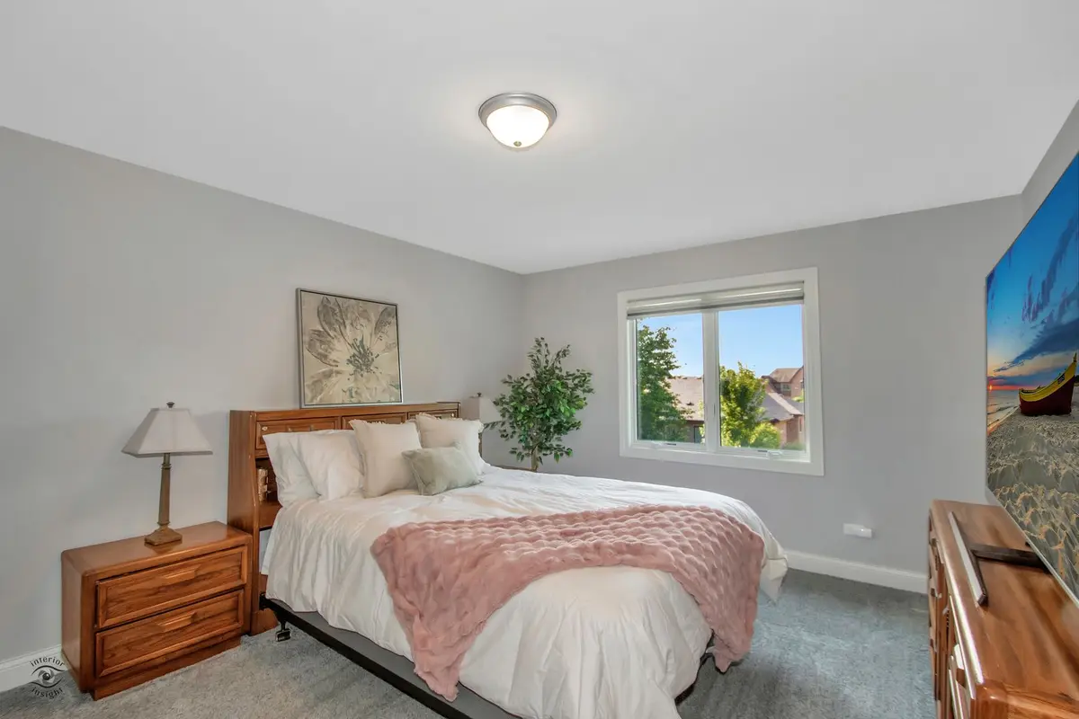 1973 Edgeview Drive
