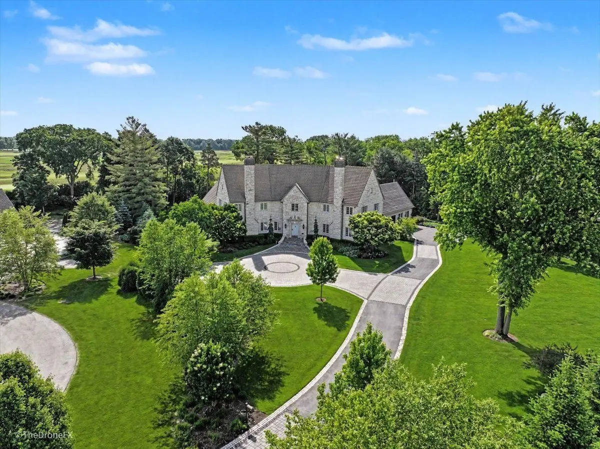 25W451 Plamondon Road
