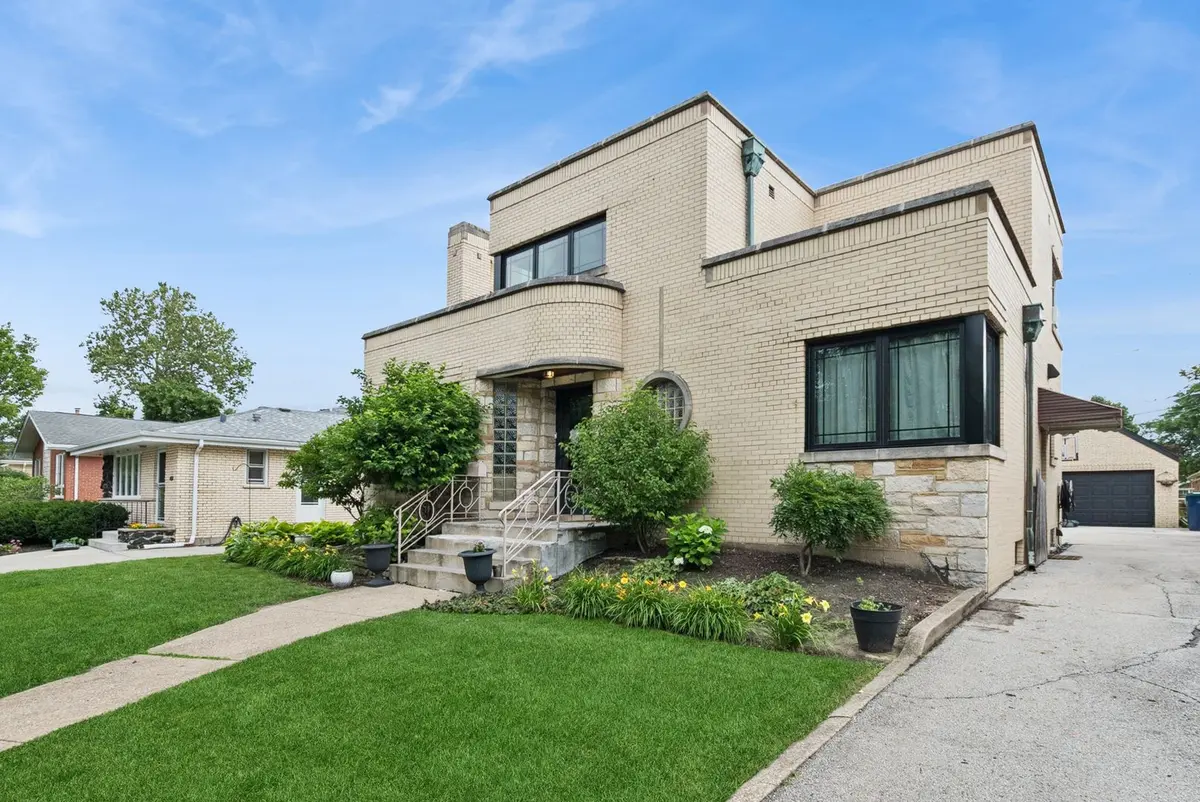 10155 S Clifton Park Avenue