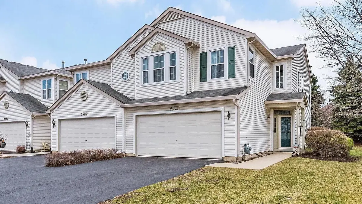 2521 N Looking Glass Court