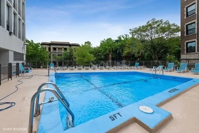 444 W Fullerton Parkway