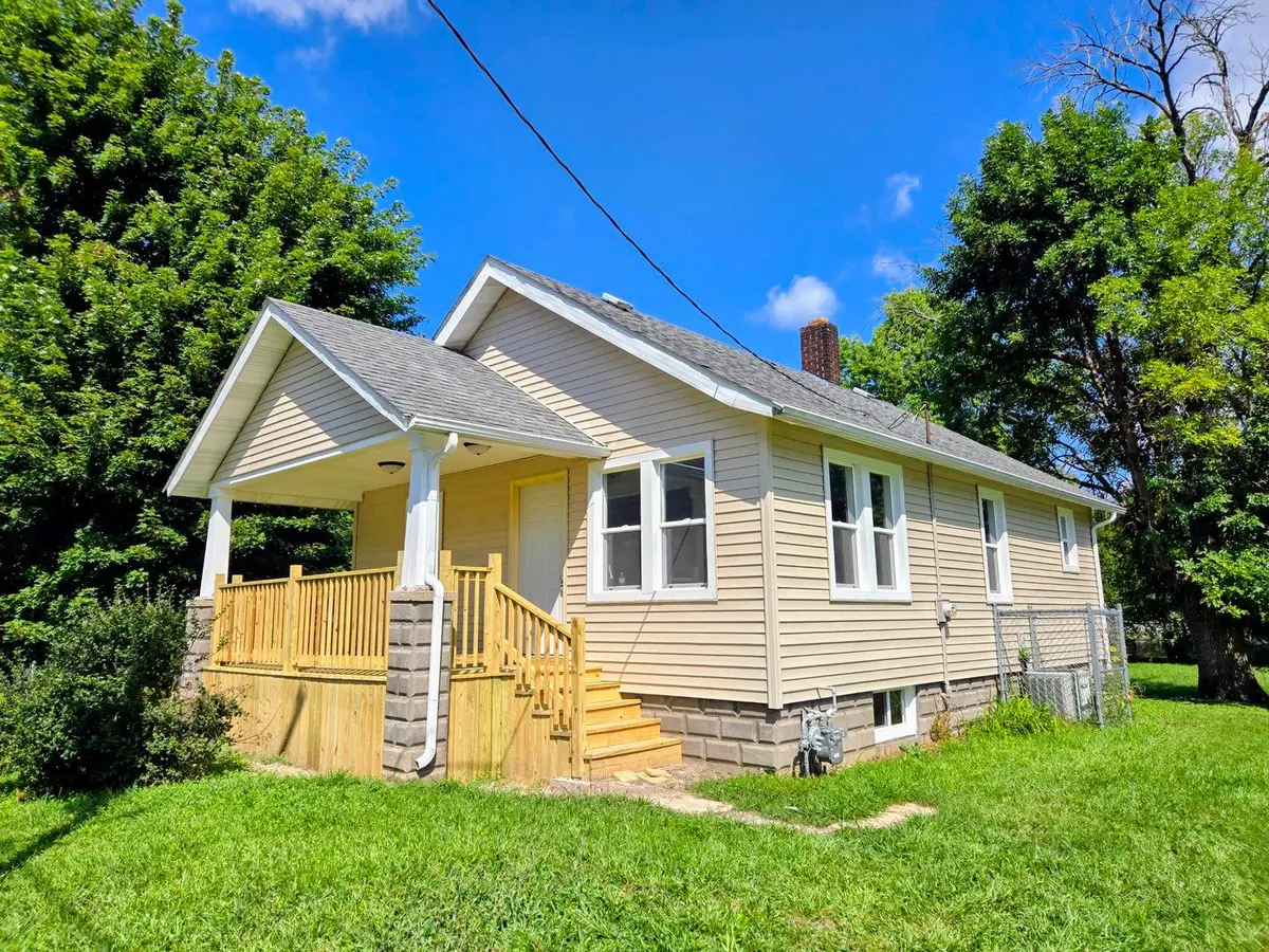 406 Cass Street