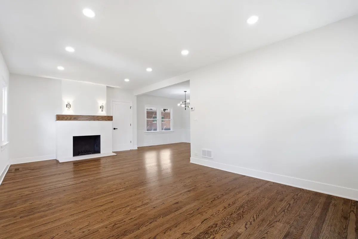 339 Prairie Avenue