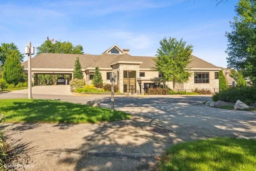 25 Shoreline Road