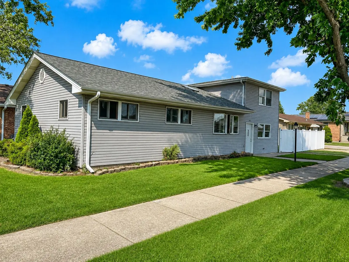 5950 W 87th Place