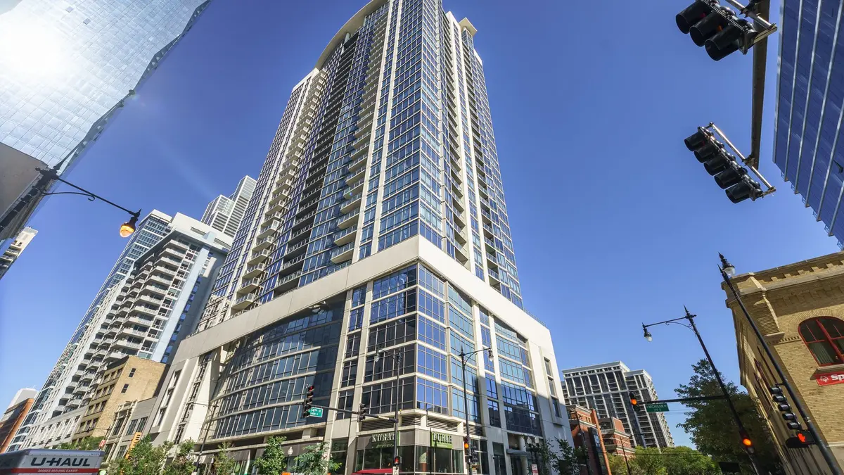 100 E 14th Street