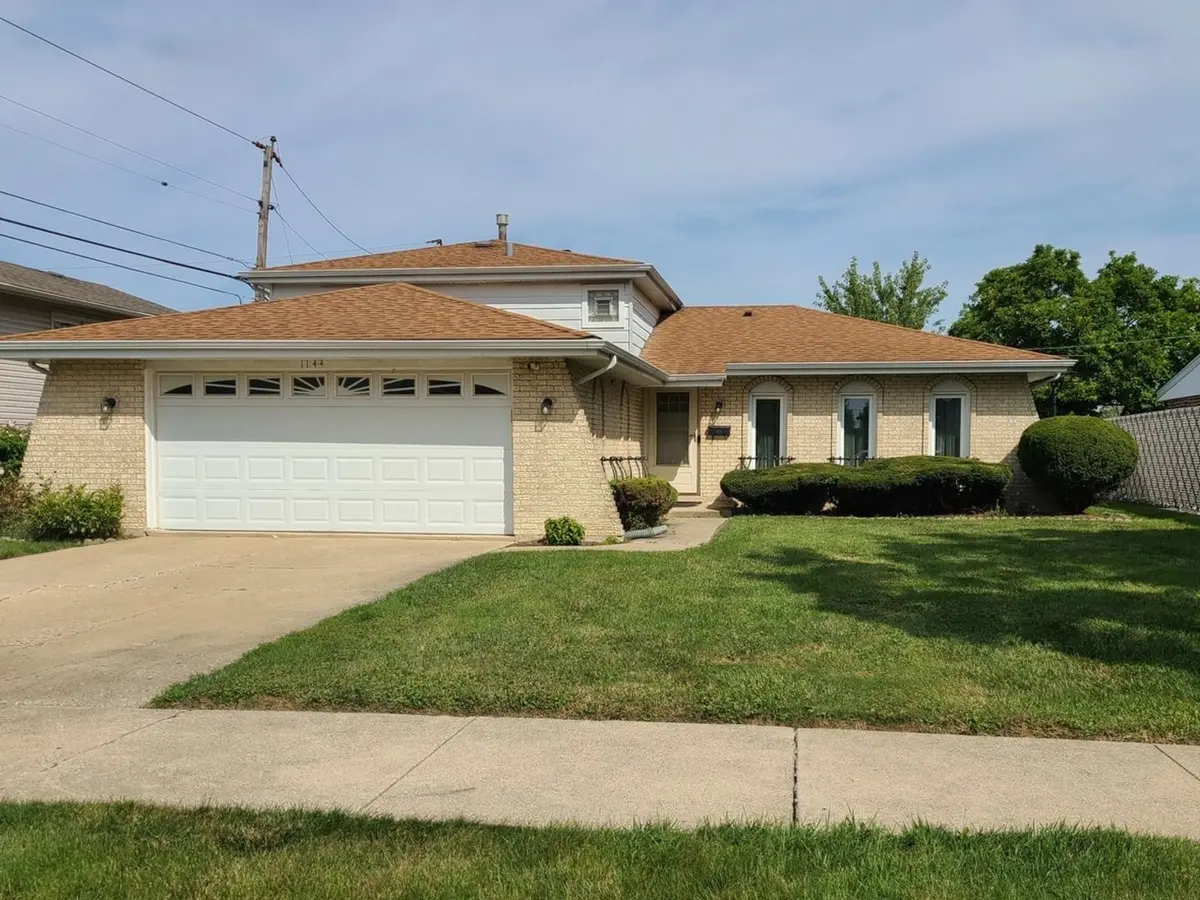 1144 E 160th Place