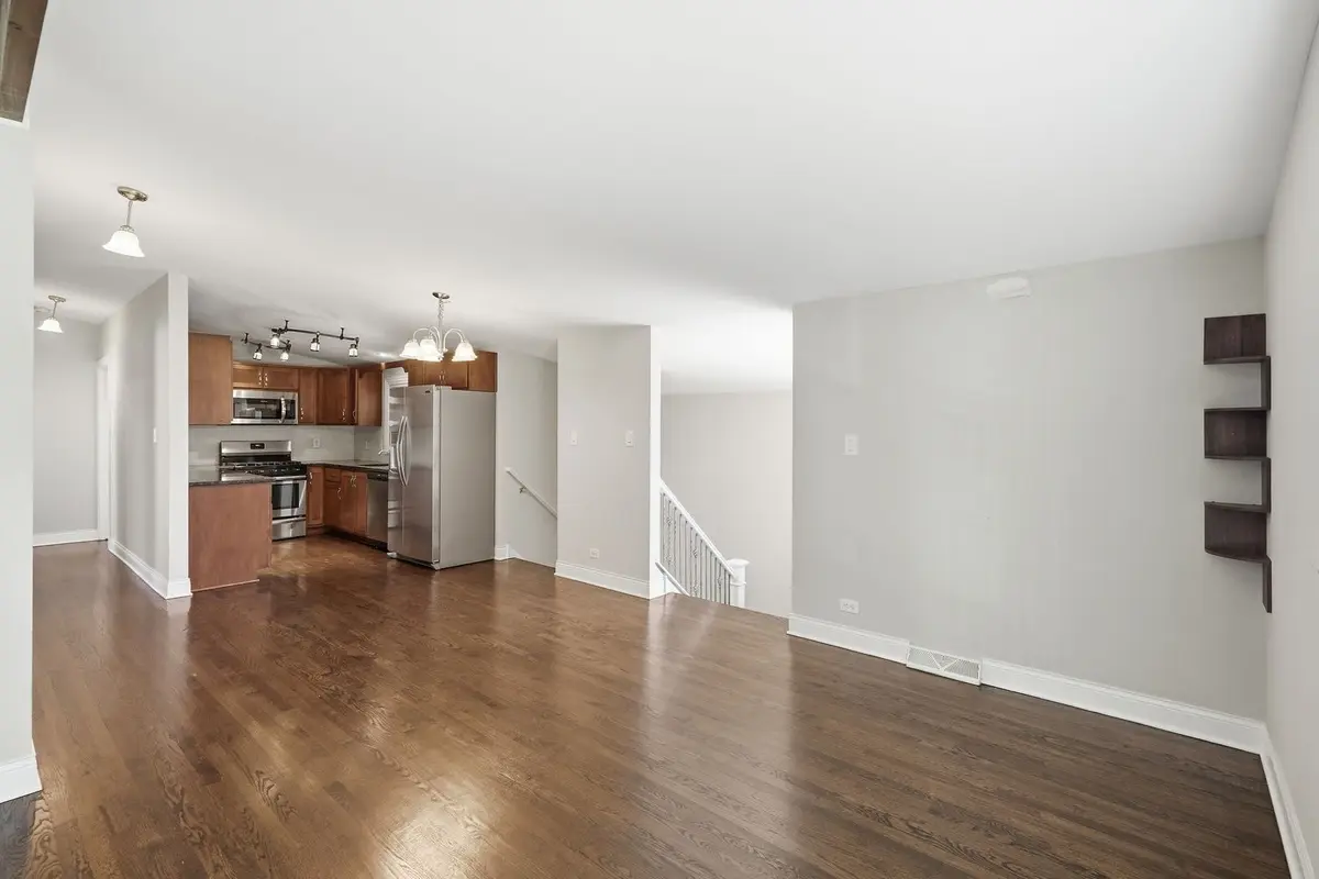 7836 W 80th Place